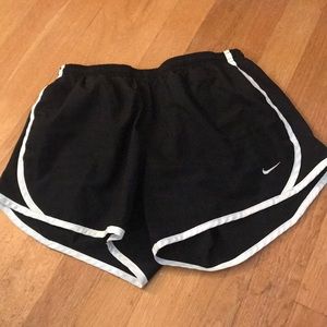Girls Nike tempo shorts